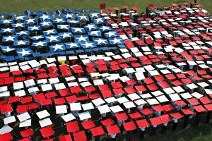 More than 1, 200 service members create a human flag More than 1, 200 service members create a human flag