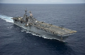 The amphibious assault ship USS Essex transits the Pacific Ocean The amphibious assault ship USS Essex transits the Pacific Ocean