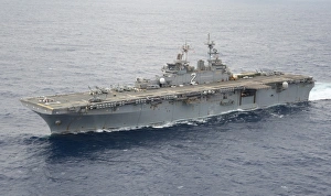 The amphibious assault ship USS Essex transits the Pacific Ocean The amphibious assault ship USS Essex transits the Pacific Ocean
