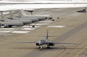 A B-1B Lancer arrives at Eielson Air Force Base A B-1B Lancer arrives at Eielson Air Force Base