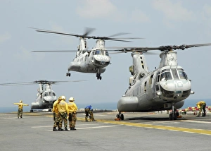 A CH-46E Sea Knight takes off from the flight deck of USS Essex A CH-46E Sea Knight takes off from the flight deck of USS Essex