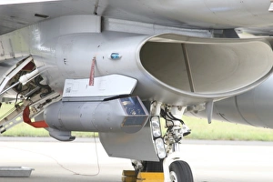 Close-up of a Sniper Advanced Targeting Pod on a F-16C Fighting Falcon Close-up of a Sniper Advanced Targeting Pod on a F-16C Fighting Falcon