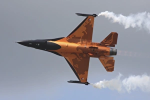 Dutch Air Force F-16A during a flight demonstration Dutch Air Force F-16A during a flight demonstration