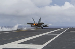 An F/A-18E Super Hornet takes off from the flight deck of USS George Washington An F/A-18E Super Hornet takes off from the flight deck of USS George Washington