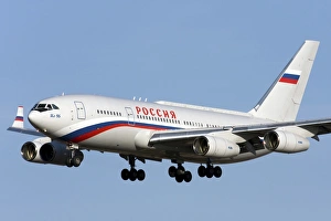 An Ilyushin Il-96 airliner prepares for landing An Ilyushin Il-96 airliner prepares for landing