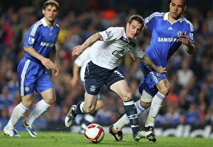 Images Dated 22nd April 2009: Baines vs. Alex: Everton vs. Chelsea Clash in the Barclays Premier League (08/09 Season, 22/4/09)
