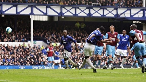 Football - Everton v Aston Villa Barclays Premier League - Goodison Park - 27/4/08 Joseph Yobo (C) Football - Everton v Aston Villa Barclays Premier League - Goodison Park - 27/4/08 Joseph Yobo (C)