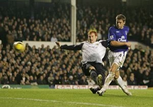 Images Dated 15th December 2005: James Beattie's Historic Debut Goal for Everton FC