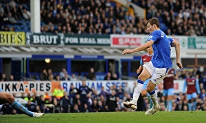 Soccer - Barclays Premier League - Everton v Aston Villa - Goodison Park Soccer - Barclays Premier League - Everton v Aston Villa - Goodison Park