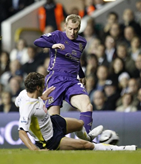 Soccer - Carling Cup - Fourth Round - Tottenham Hotspur v Everton - White Hart Lane Soccer - Carling Cup - Fourth Round - Tottenham Hotspur v Everton - White Hart Lane