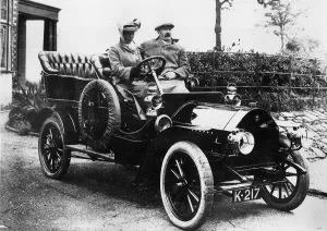 Black And White Automobiles Prints: 1904 Globe tonneau. Creator: Unknown