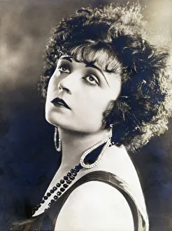 Old Hollywood Style Photography Prints: 2683601