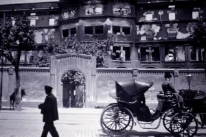Vintage City Street Scene Prints: 2684554