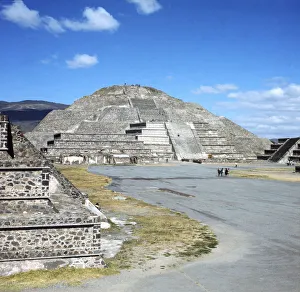 Ancient Pyramid Print: Shaping the Landscape