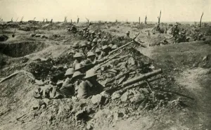 The Great World War History Book Prints: British troops awaiting the order to attack
