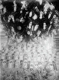Vintage Christmas Shopping Prints: Christmas, Show Window, between c1910 and c1915. Creator: Bain News Service