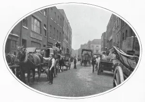 London Street Scene 1900s Prints: Commencing work, Osborn Street, Whitechapel, London, c1903 (1903)