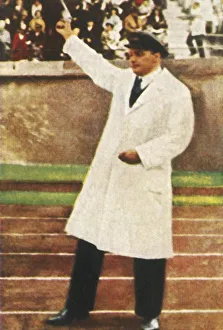Franz Miller firing starter pistol, 1928. Creator: Unknown Franz Miller firing starter pistol, 1928. Creator: Unknown