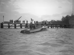 The hydroplane Brunhilde'. Creator: Kirk & Sons of Cowes The hydroplane Brunhilde'. Creator: Kirk & Sons of Cowes