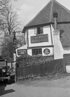Kitty Brunells Standard 16 outside Ye Olde Fighting Cocks inn, St Albans, Hertfordshire, 1930s Kitty Brunells Standard 16 outside Ye Olde Fighting Cocks inn, St Albans, Hertfordshire, 1930s