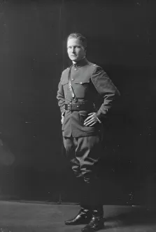 Vintage Military Clothing Prints: Lieutenant Bartlett Boder, portrait photograph, 1919 Mar. 19. Creator: Arnold Genthe