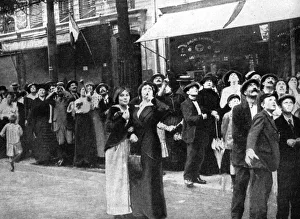Parisians watching a German aeroplane, First World War, 1914 Parisians watching a German aeroplane, First World War, 1914