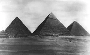 Images Dated 26th October 2007: The Pyramids at Giza, Egypt, 1949