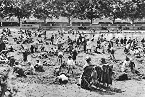 Sand pit, Bishops Park, Fulham, London, 1926-1927 Sand pit, Bishops Park, Fulham, London, 1926-1927