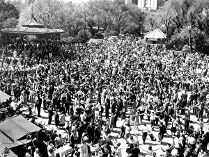 Sardana dancing, traditional dance of Catalonia, in the Ciutadella Park of Barcelona Sardana dancing, traditional dance of Catalonia, in the Ciutadella Park of Barcelona