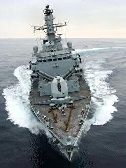 Images Dated 22nd March 2005: HMS Montrose, a Type 23 Frigate, performed a series of tight turns, during Marstrike 05