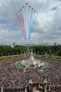 Red Arrows Prints: Red Arrows Fly Over Buckingham Palace Print