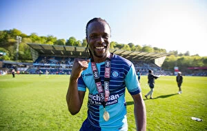 Wycombe Wanderers Collection: Football: Wycombe Wanderers Celebrate Promotion to League 2 Championship with Marcus Bean