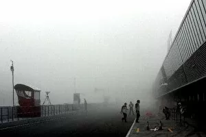 Images Dated 8th December 2004: Formula One Testing: A foggy Jerez: Formula One Testing, Jerez, Spain, 8 December 2004