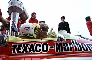 Images Dated 17th March 2003: Formula One World Championship: Denny Hulme, who retired on lap 66 with a broken ignition