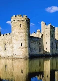 Images Dated 15th December 2005: Bodiam Castle With Mote