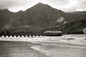 Hawaii, Kauai, Hanalei Bay And Pier At Sunset, Black And White Hawaii, Kauai, Hanalei Bay And Pier At Sunset, Black And White