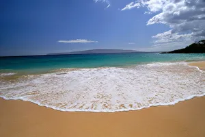 Hawaii, Maui, Makena Beach Turquoise Ocean Shoreline View, Blue Sky, Lanai Background A47C Hawaii, Maui, Makena Beach Turquoise Ocean Shoreline View, Blue Sky, Lanai Background A47C