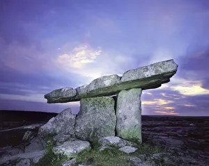 Poulnabrone Dolmen, The Burren, Co Clare, Ireland Poulnabrone Dolmen, The Burren, Co Clare, Ireland