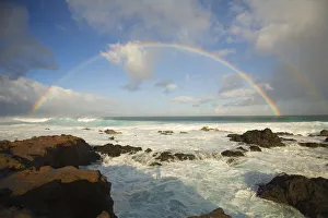USA, Hawaii, Rainbow offshore of Hookipa Beach; Maui USA, Hawaii, Rainbow offshore of Hookipa Beach; Maui