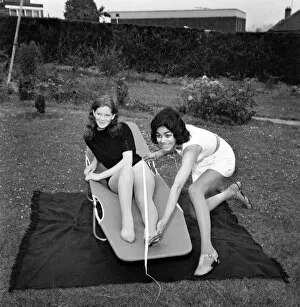 Images Dated 19th June 1970: 17 year old Maureen Meldon 9 Danesway, Pinoe, Exeter. Hip to toe measurement 50'