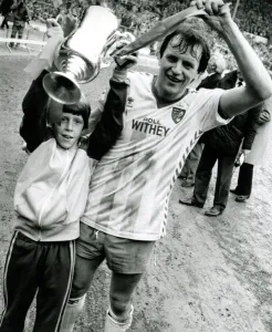 1985 Milk cup Final at Wembley Stadium. Norwich City 1 v Sunderland 0 1985 Milk cup Final at Wembley Stadium. Norwich City 1 v Sunderland 0