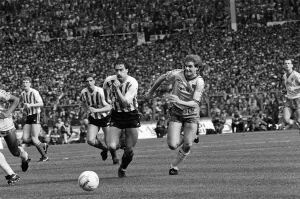 1985 Milk cup final at Wembley Stadium. Final score Norwich City 1 - 0 Sunderland 1985 Milk cup final at Wembley Stadium. Final score Norwich City 1 - 0 Sunderland