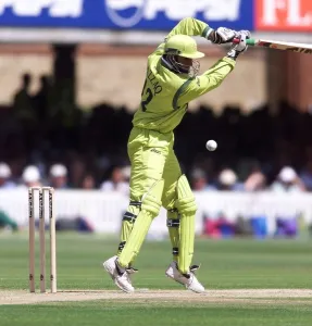 Abdur Razzaq Cricket World Cup Final 1999 Pakistans Abdur Razzaq on the attack Abdur Razzaq Cricket World Cup Final 1999 Pakistans Abdur Razzaq on the attack
