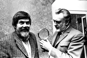 Actor Donald Sinden was presented with an enormous magnifiying glass by namesake David Actor Donald Sinden was presented with an enormous magnifiying glass by namesake David