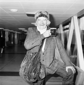 Actor Will Geer. Will Geer (72) at Heathrow Airport today. February 1975 75-00819 Actor Will Geer. Will Geer (72) at Heathrow Airport today. February 1975 75-00819