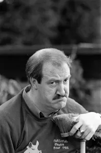 Actor Gorden Kaye in Huddersfield. 4th November 1985 Actor Gorden Kaye in Huddersfield. 4th November 1985
