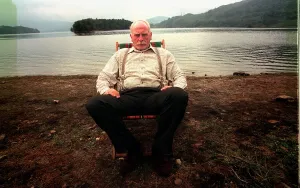 Mirror/1000to1099 01034/actor james cosmo september 1997 loch katrine Mirror/1000to1099 01034/actor james cosmo september 1997 loch katrine