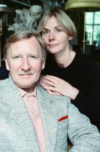 Actor Leslie Phillips and his wife Angela Scoular. 18th September 1989 Actor Leslie Phillips and his wife Angela Scoular. 18th September 1989