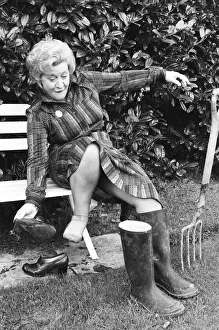 Actress Molly Sugden at home in her garden. 12th November 1977 Actress Molly Sugden at home in her garden. 12th November 1977