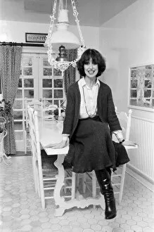 Images Dated 8th February 1979: Actress Una Stubbs pictured at home. 8th February 1979